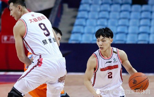 专家推荐【根号三】足球7连红 带来下午场澳超精选：中央海岸水手vs珀斯光荣【盈神解球】足球12中10 带来晚间英超赛事：富勒姆vs阿森纳【球球论道】足球7中6 带来晚间英超赛事：热刺vs伯恩茅斯今日热点赛事今日下午，澳超迎来焦点战对决：中央海岸水手vs珀斯光荣。